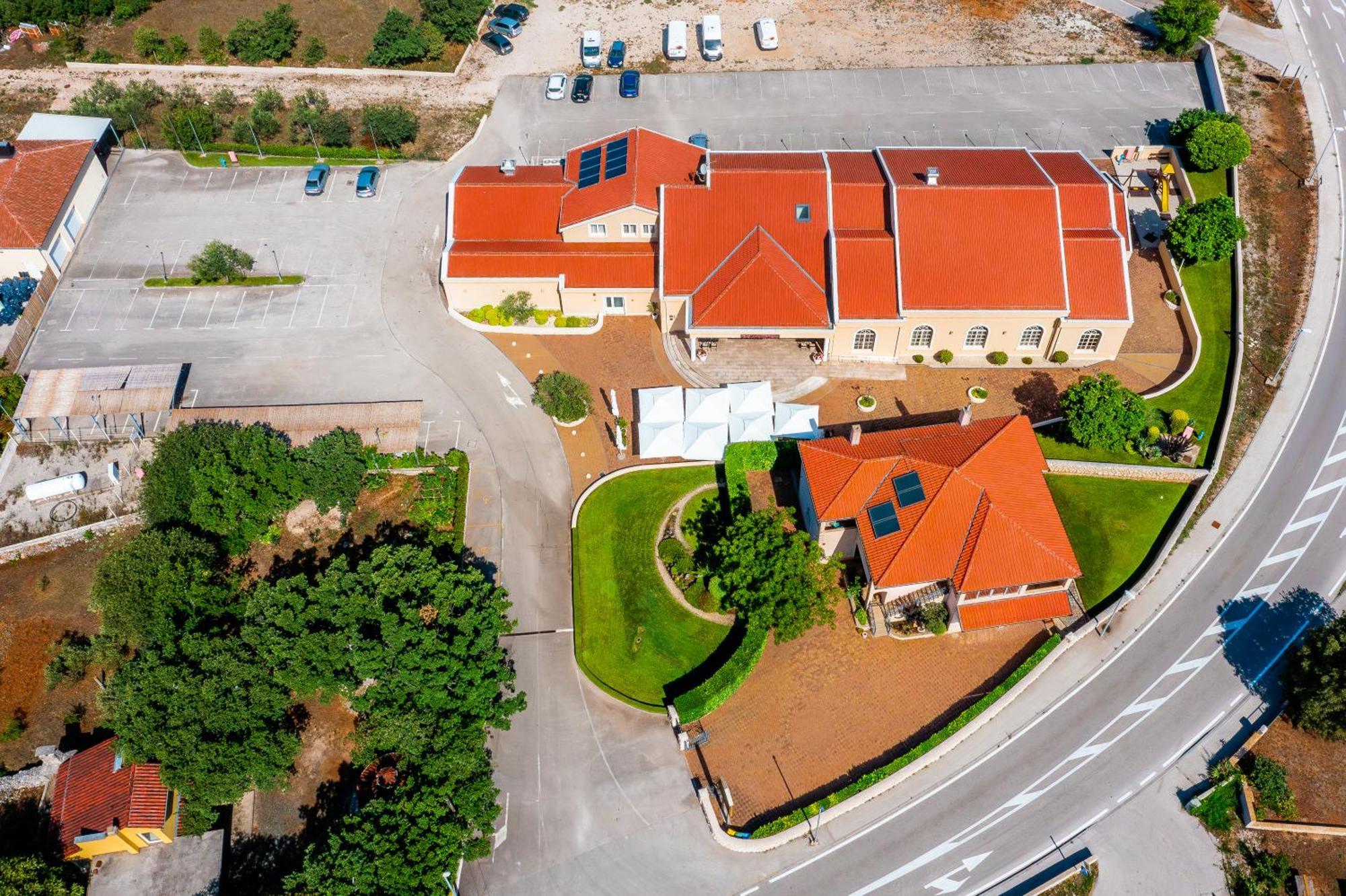 Guest Accommodation Atrium Gulin Lozovac Esterno foto