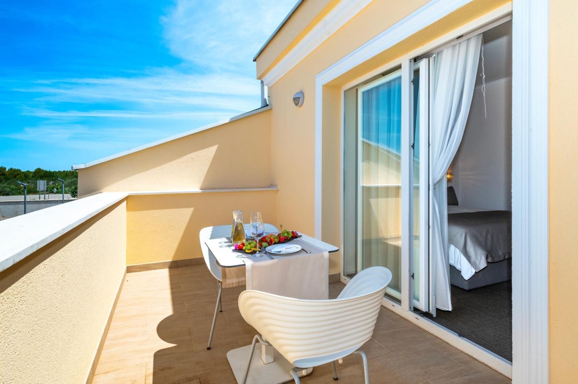 Guest Accommodation Atrium Gulin Lozovac Esterno foto