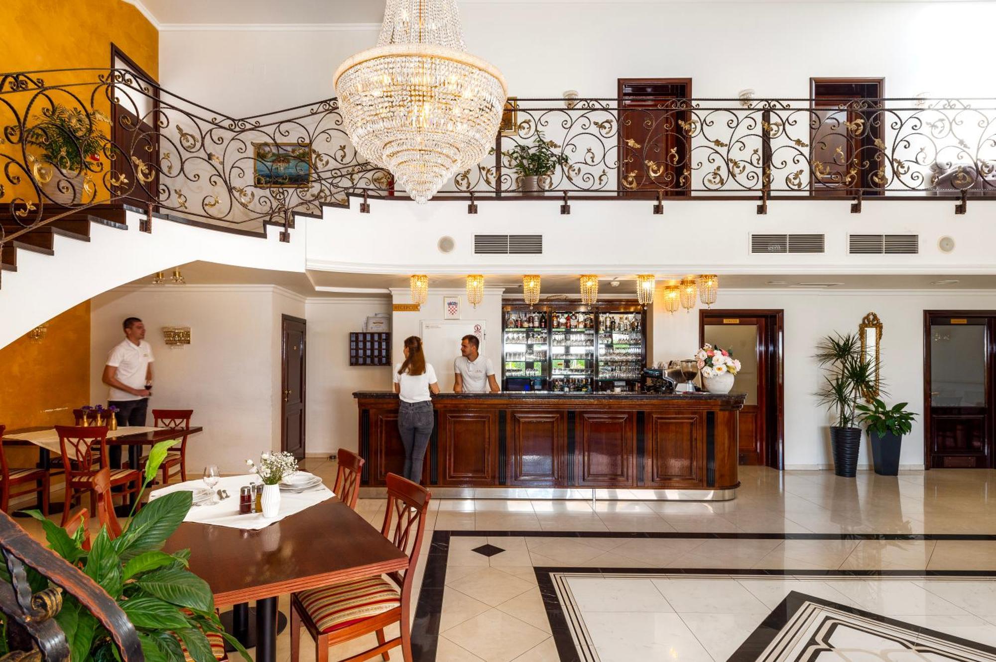 Guest Accommodation Atrium Gulin Lozovac Esterno foto