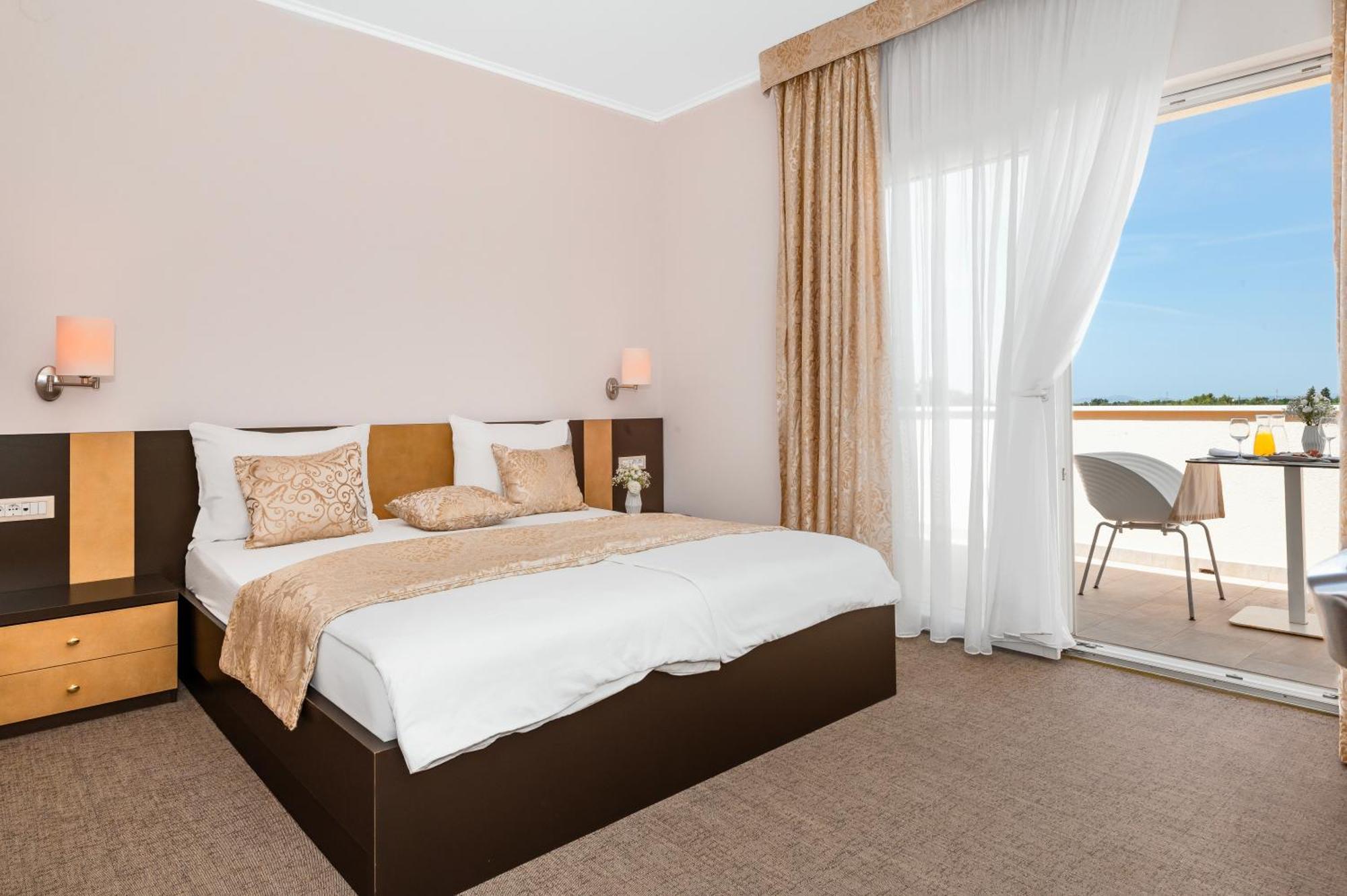 Guest Accommodation Atrium Gulin Lozovac Esterno foto