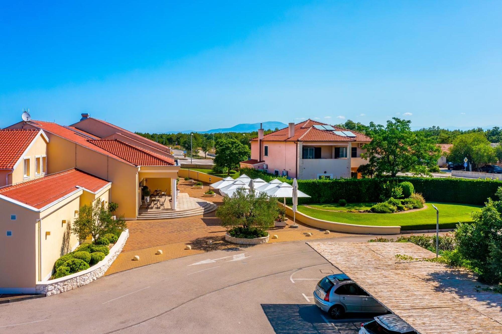 Guest Accommodation Atrium Gulin Lozovac Esterno foto
