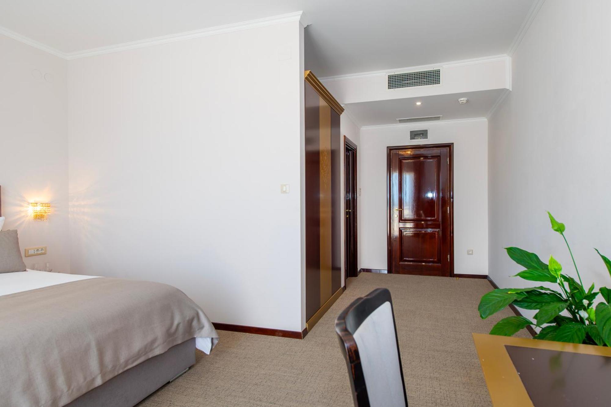 Guest Accommodation Atrium Gulin Lozovac Esterno foto